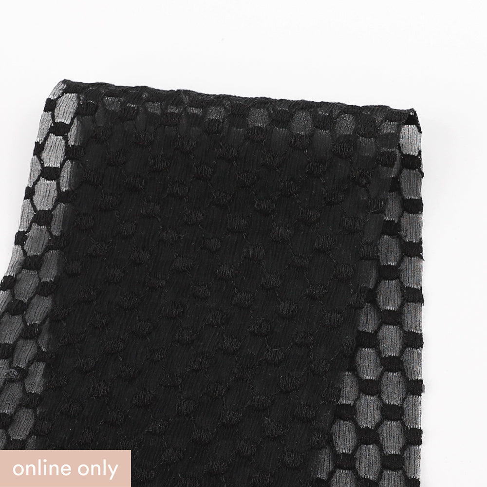 Honeycomb Embroidered Silk Yoryu - Black