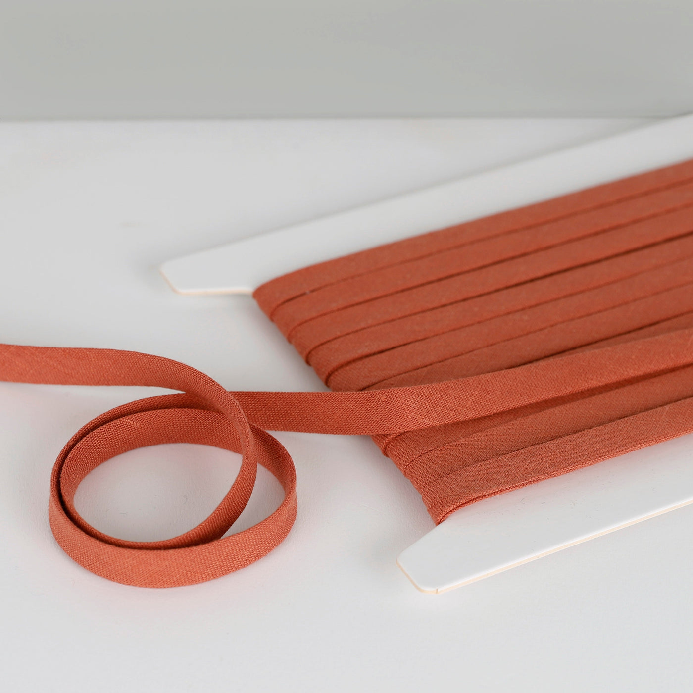 Vintage Finish Linen Bias Binding - Red Clay